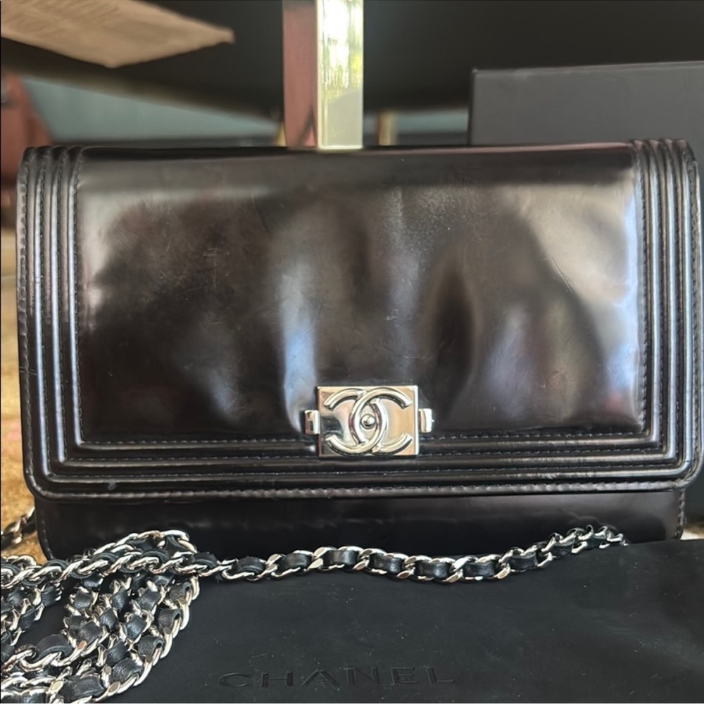 CHANEL Lambskin Crossbody WOC - Picture 3 of 12